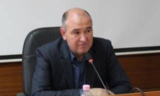 Сети са Мара..Преди изборите кметът внезапно откри дупки и разрушени тротоари. Жалка история.