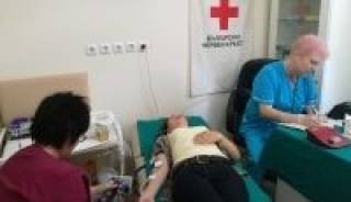 „Някой се нуждае от твоята кръв СЕГА&quot;
